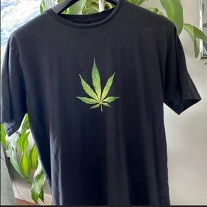 🔥2x20Marihuana leaf t-shirt
